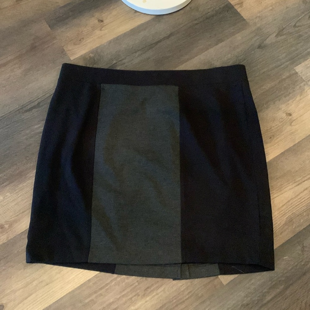 Nicole Miller two tone stretch mini. Worn‎ 1x if at all